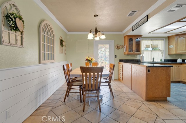 Detail Gallery Image 9 of 37 For 21909 Cherokee Ave, Apple Valley,  CA 92307 - 3 Beds | 2 Baths