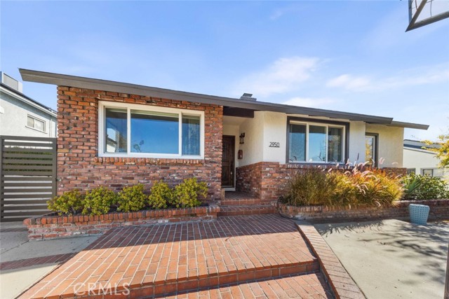 Detail Gallery Image 4 of 74 For 2950 N Lincoln St, Burbank,  CA 91504 - 3 Beds | 2 Baths