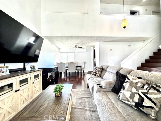 Detail Gallery Image 6 of 21 For 11948 Albion Way, Moreno Valley,  CA 92557 - 4 Beds | 2/1 Baths