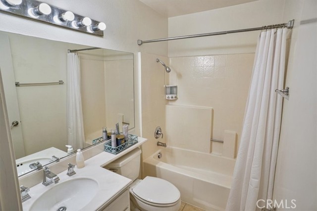 Detail Gallery Image 17 of 31 For 26379 Rainbow Glen Dr #261,  Newhall,  CA 91321 - 3 Beds | 2 Baths