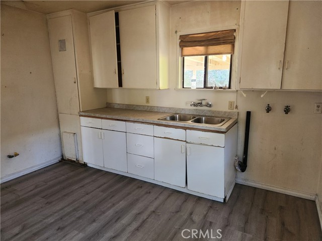 Detail Gallery Image 4 of 22 For 305 S Angeleno Ave, Azusa,  CA 91702 - 2 Beds | 1 Baths