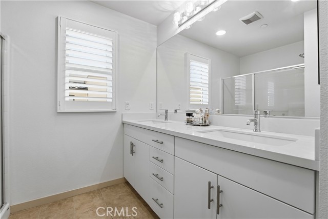 Detail Gallery Image 19 of 29 For 809 S Anaheim Bld, Anaheim,  CA 92805 - 3 Beds | 2/1 Baths