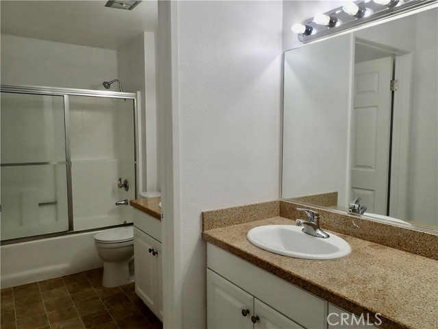 Detail Gallery Image 10 of 24 For 21400 Burbank Bld #201,  Woodland Hills,  CA 91367 - 2 Beds | 2 Baths