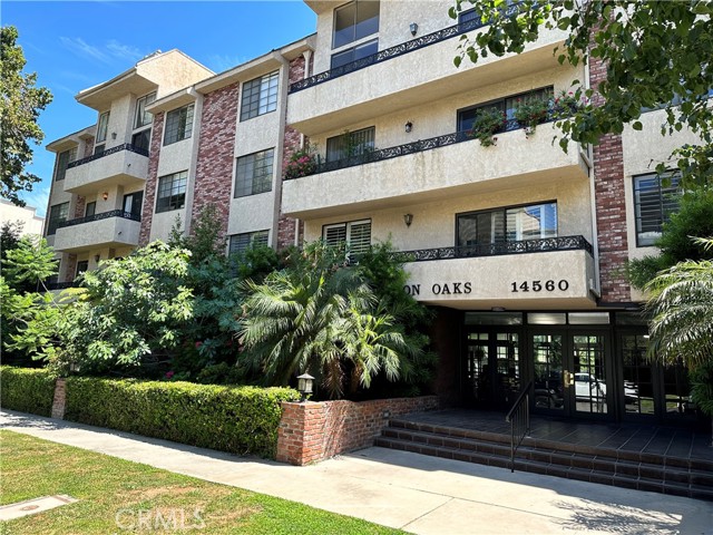 Detail Gallery Image 1 of 31 For 14560 Benefit St #301,  Sherman Oaks,  CA 91403 - 2 Beds | 2 Baths