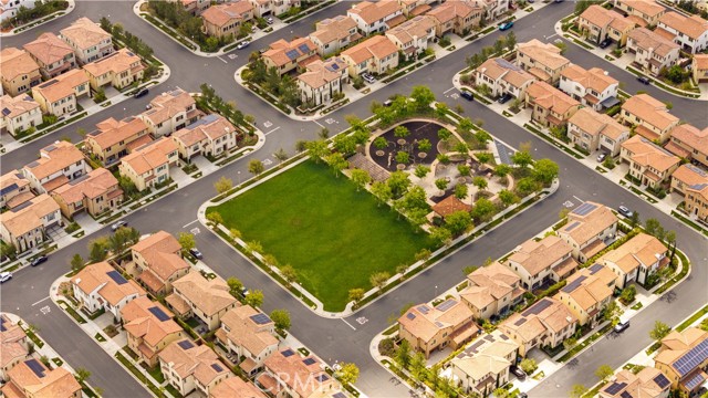 Detail Gallery Image 25 of 27 For 90 Rockinghorse, Irvine,  CA 92602 - 4 Beds | 4/1 Baths