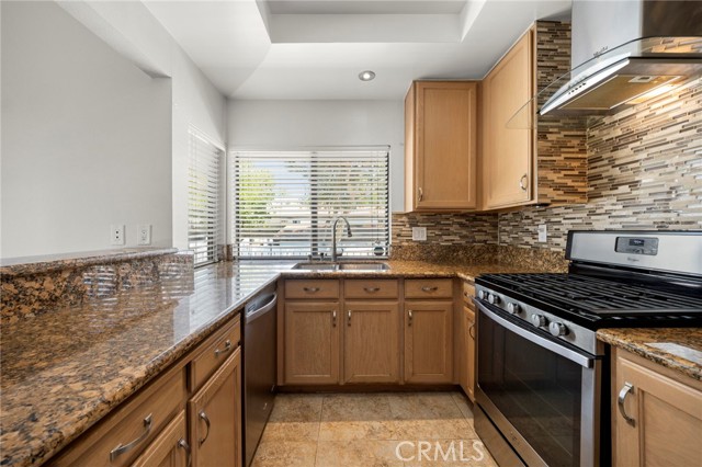 Detail Gallery Image 6 of 25 For 6255 Canoga Ave #35,  Woodland Hills,  CA 91367 - 2 Beds | 2 Baths
