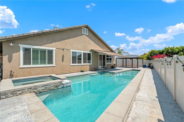 11484 Corte Cuyama, Jurupa Valley CA: https://media.crmls.org/medias/9cf043f7-b03b-4abf-b514-4adb5eb445ce.jpg