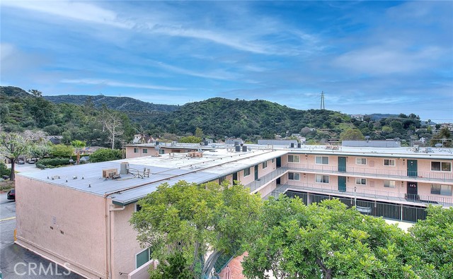 Detail Gallery Image 21 of 24 For 2940 N Verdugo Rd #409,  Glendale,  CA 91208 - 2 Beds | 2 Baths