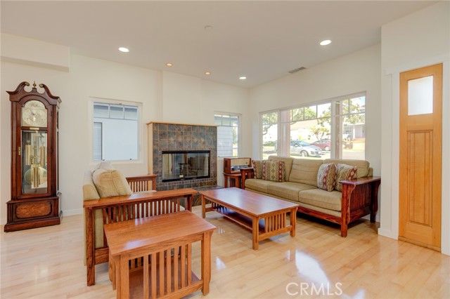 1219 Irena Avenue, Redondo Beach, California 90277, 5 Bedrooms Bedrooms, ,5 BathroomsBathrooms,Residential,Sold,Irena,SB21226617