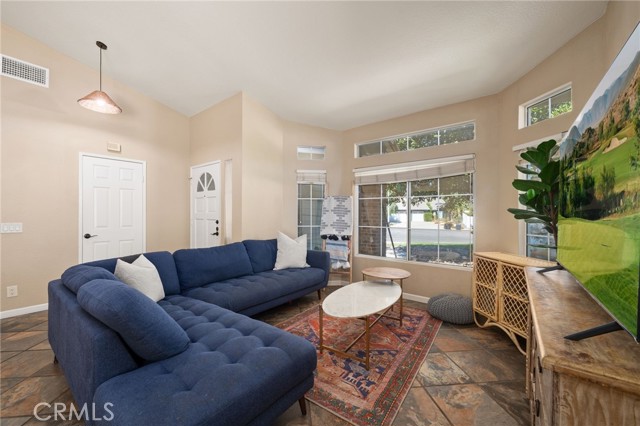 Detail Gallery Image 9 of 71 For 26970 Prickley Pear Cir, Corona,  CA 92883 - 3 Beds | 2 Baths