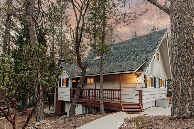 Detail Gallery Image 3 of 73 For 26625 Pinehurst Dr, Lake Arrowhead,  CA 92352 - 4 Beds | 3 Baths