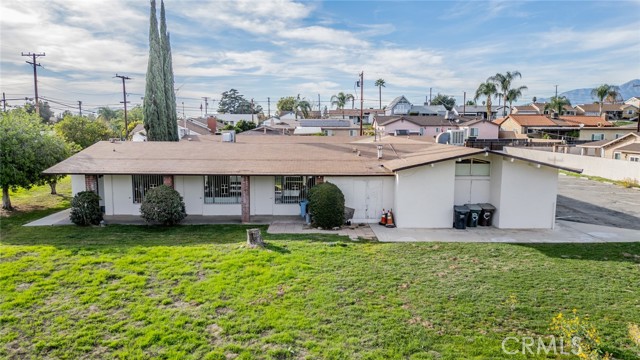 711 W C, Colton CA: https://media.crmls.org/medias/9cf35c7f-ef34-4bf7-9497-6ae219ec1324.jpg