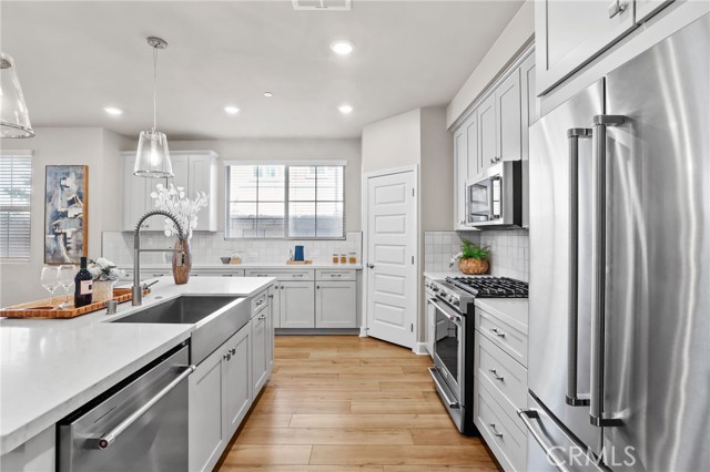 Detail Gallery Image 3 of 34 For 19091 Azul Ln, Huntington Beach,  CA 92648 - 4 Beds | 2/1 Baths