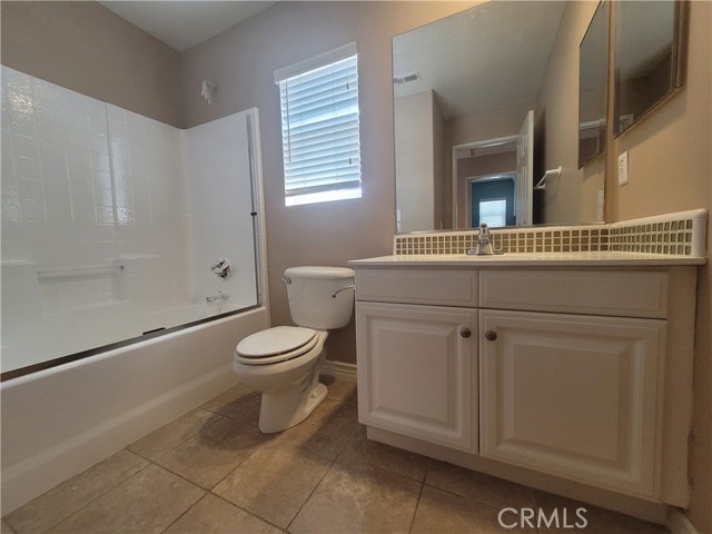 4022 Sutton Court, Riverside CA: https://media.crmls.org/medias/9cf4c92e-e6e9-47a5-9212-f543b45440ca.jpg