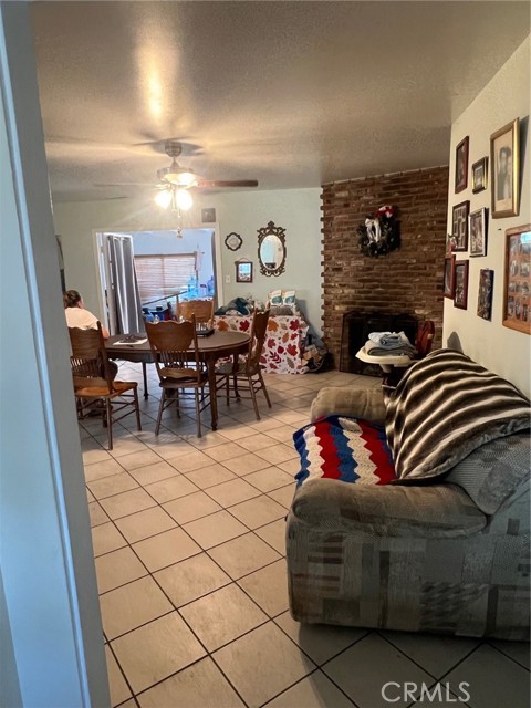 Detail Gallery Image 5 of 8 For 41265 Orange Pl, Hemet,  CA 92544 - 3 Beds | 2 Baths