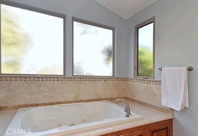 Detail Gallery Image 13 of 21 For 3200 Elm Ave, Manhattan Beach,  CA 90266 - 5 Beds | 4/1 Baths