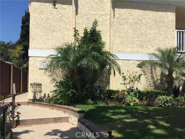 705 Broadway, Redondo Beach, California 90277, 2 Bedrooms Bedrooms, ,3 BathroomsBathrooms,Residential,Sold,Broadway,SB16129113