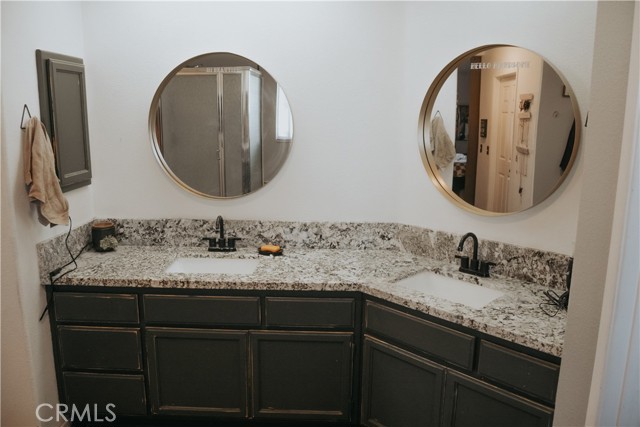 Detail Gallery Image 8 of 22 For 22455 Gold Bar Ct, Apple Valley,  CA 92307 - 4 Beds | 2 Baths