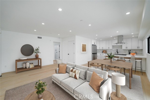 Front Image Thumbnail for CRTR25275426