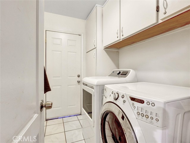 Detail Gallery Image 12 of 32 For 812 W Athens, Los Angeles,  CA 90044 - 4 Beds | 3 Baths