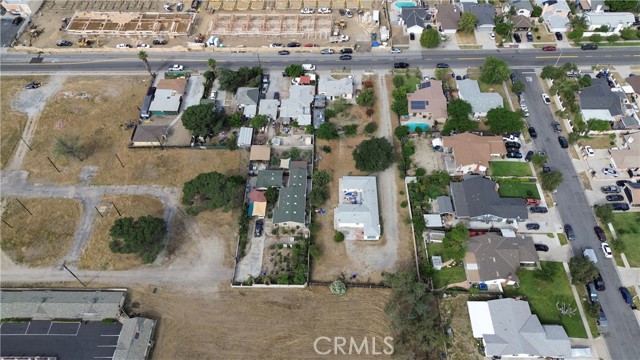 8005 Oleander, Fontana CA: https://media.crmls.org/medias/9cf908ce-183b-40b2-9d1a-00e11ebe77e9.jpg