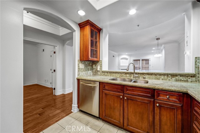 12026 Hoffman Street, Studio City CA: https://media.crmls.org/medias/9cfa1e28-7474-4416-8122-0a8a336ebfb3.jpg