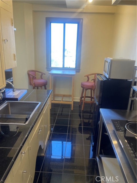 Detail Gallery Image 4 of 14 For 315 W 3rd St #710,  Long Beach,  CA 90802 - 0 Beds | 1 Baths