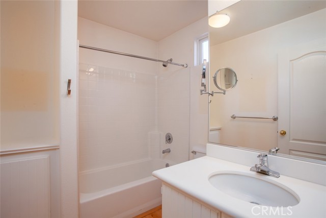 Detail Gallery Image 27 of 42 For 23301 Montecito Pl, Valencia,  CA 91354 - 2 Beds | 2/1 Baths