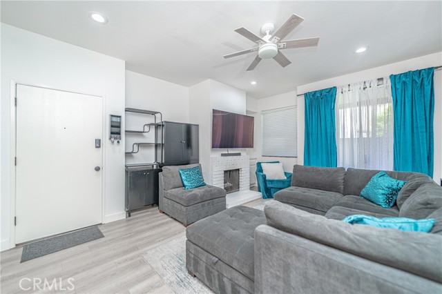 Image 4 of 26 For 600 Brea Boulevard 47