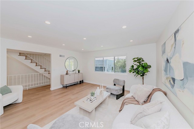 Detail Gallery Image 8 of 36 For 3745 Roberta St, Los Angeles,  CA 90031 - 3 Beds | 2/1 Baths
