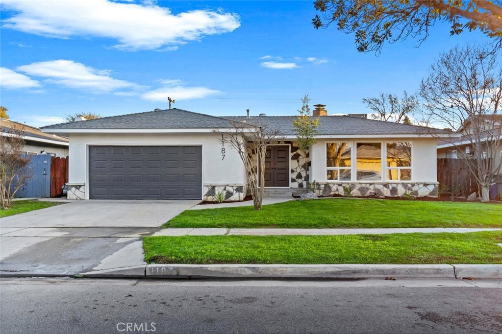 1187 E San Madele Avenue, Fresno, CA 93710