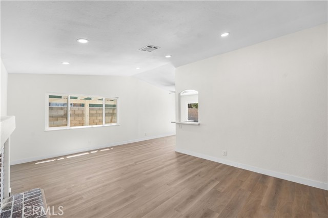 37317 53rd E Street, Palmdale CA: https://media.crmls.org/medias/9cfd7f7d-51d0-4592-9cf2-8810bdb25c36.jpg