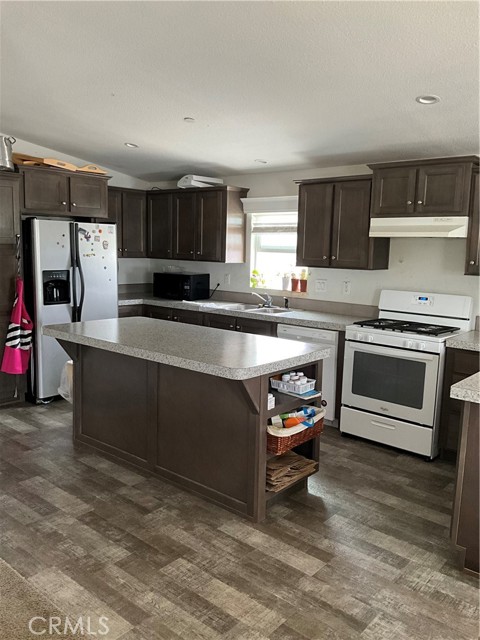 Detail Gallery Image 2 of 13 For 17035 Hidalgo, Perris,  CA 92570 - 3 Beds | 2 Baths