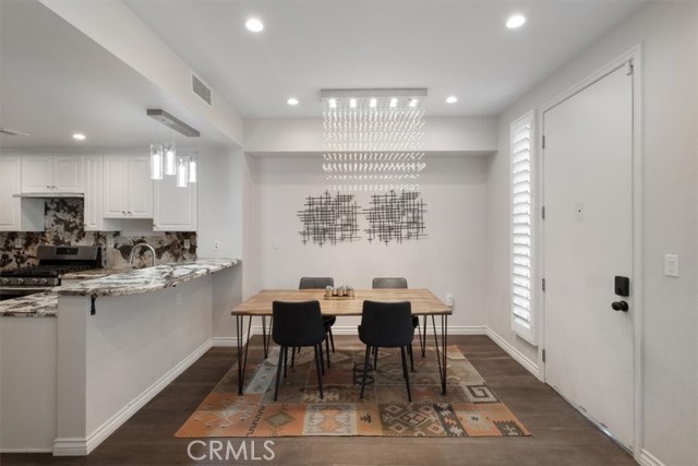 89 E Commonwealth Avenue, Alhambra CA: https://media.crmls.org/medias/9cff277b-ac40-43cb-b9b0-d0cbe24ad23a.jpg