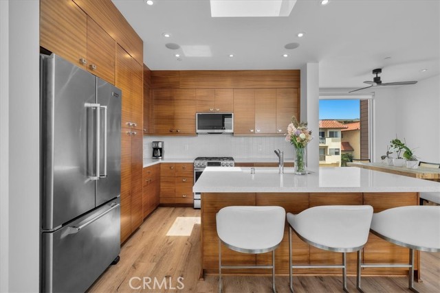 Detail Gallery Image 14 of 50 For 1501 Monterey Bld, Hermosa Beach,  CA 90254 - 4 Beds | 3/1 Baths