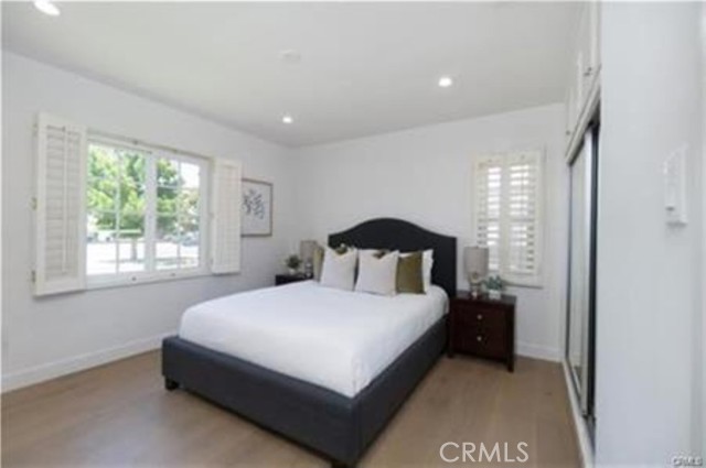 5840 White Oak Avenue, Encino CA: https://media.crmls.org/medias/9d00492f-4b04-4557-bf8f-c0ad32313cb0.jpg
