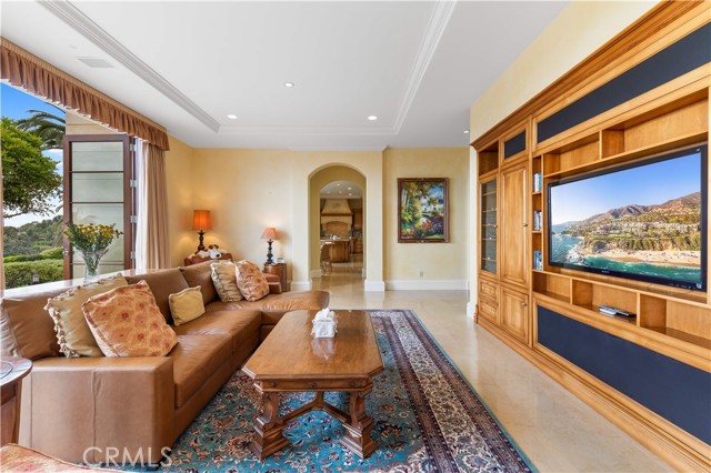 64 Laurel Drive, Rancho Palos Verdes CA: https://media.crmls.org/medias/9d00679a-fd64-404a-aa99-8196b9899555.jpg