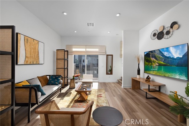 Detail Gallery Image 4 of 29 For 1410 S Urbana, Anaheim,  CA 92805 - 4 Beds | 3/1 Baths