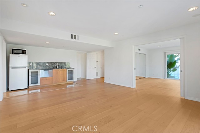Detail Gallery Image 14 of 43 For 5678 Como Circle, Woodland Hills,  CA 91367 - 5 Beds | 3/1 Baths