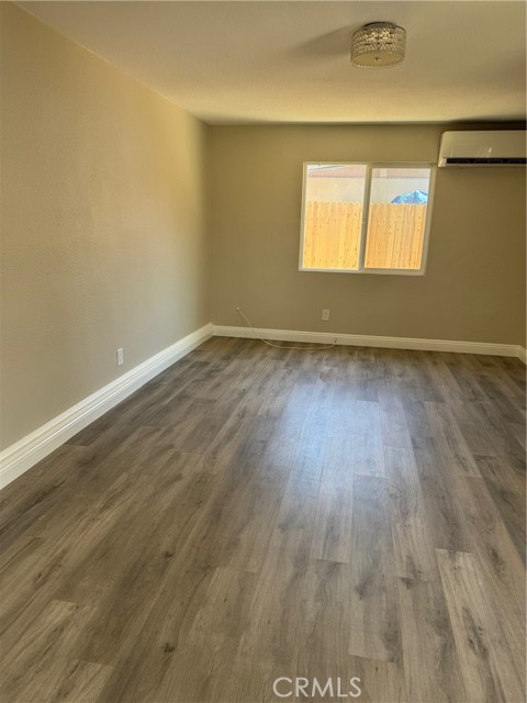518 E 2nd Street, Rialto CA: https://media.crmls.org/medias/9d01ded1-5850-4e10-b290-b7a19ad224e4.jpg