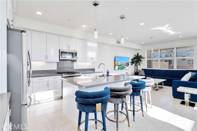 43180 Portuale Court, Indio CA: https://media.crmls.org/medias/9d01f33e-9bda-4cea-9dcd-874e039f44f5.jpg