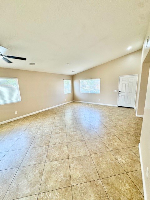 Detail Gallery Image 13 of 42 For 5220 Holstein Way, Jurupa Valley,  CA 92509 - 3 Beds | 2 Baths