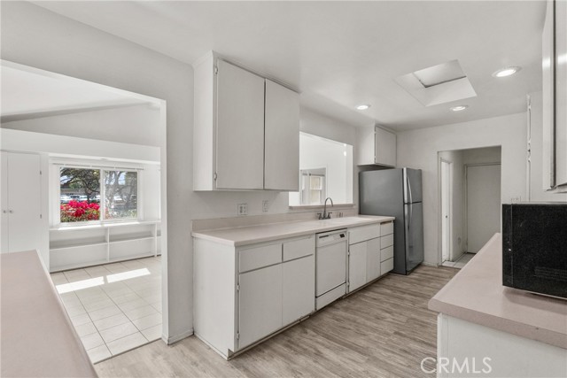 Detail Gallery Image 13 of 52 For 17917 Chase, Northridge,  CA 91325 - 3 Beds | 2/1 Baths