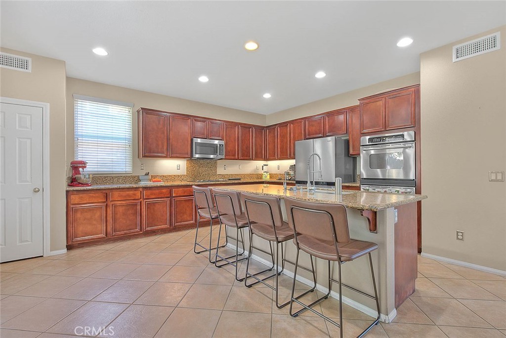 MLS #CV25186266 image #1