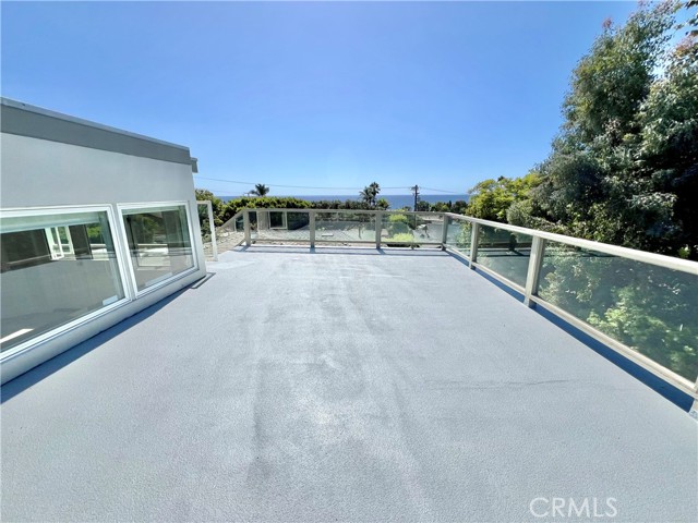 Detail Gallery Image 5 of 34 For 548 Agate St, Laguna Beach,  CA 92651 - 2 Beds | 3 Baths