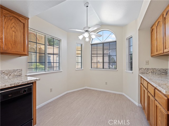 Detail Gallery Image 7 of 23 For 11601 Park Ln, Apple Valley,  CA 92308 - 2 Beds | 2 Baths