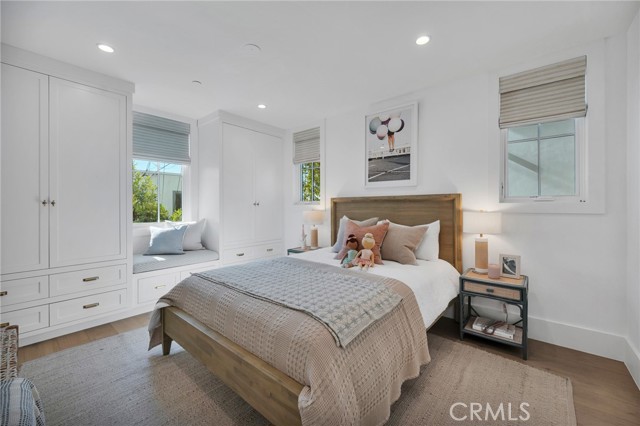 Detail Gallery Image 33 of 49 For 620 12th Street, Manhattan Beach,  CA 90266 - 5 Beds | 4/1 Baths