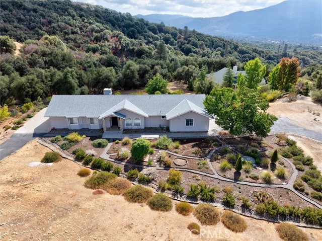 Detail Gallery Image 2 of 67 For 47998 Miami Highlands Dr, Oakhurst,  CA 93644 - 4 Beds | 3 Baths