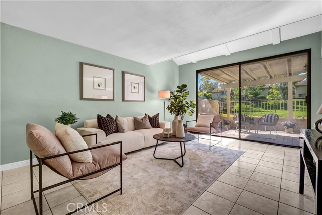 Detail Gallery Image 8 of 48 For 913 Whitewater, Fullerton,  CA 92833 - 2 Beds | 2/1 Baths