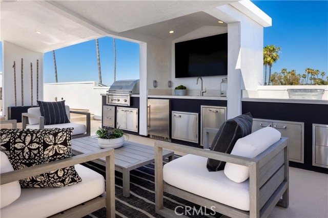Detail Gallery Image 23 of 33 For 304 Goldenrod Ave, Corona Del Mar,  CA 92625 - 4 Beds | 3/2 Baths